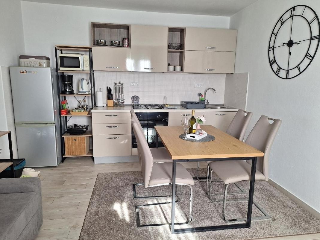 Apartment Salov トロギール 部屋 写真